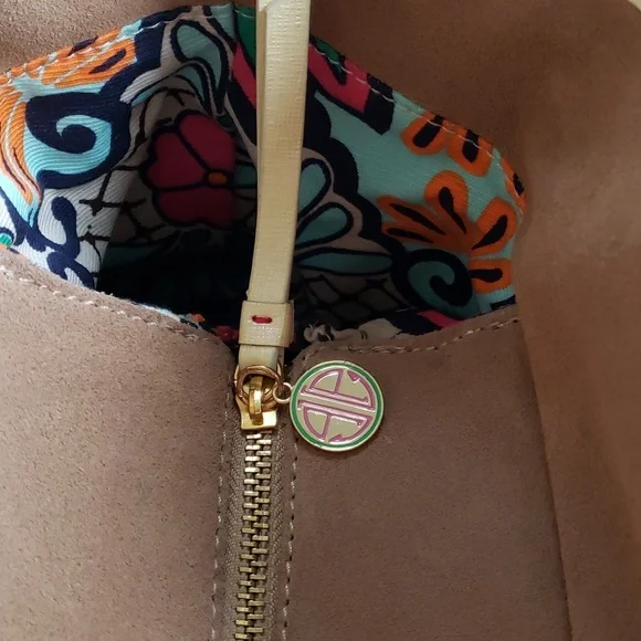 Lilly Pulitzer purse suede - Picture 5 of 9